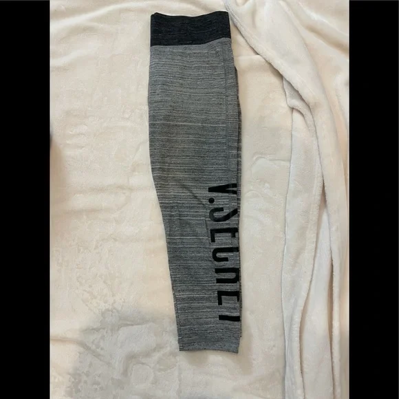 Victoria secret 7/8 length leggings size small - Picture 2 of 4